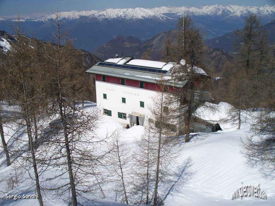 30 Rifugio Bogani.JPG